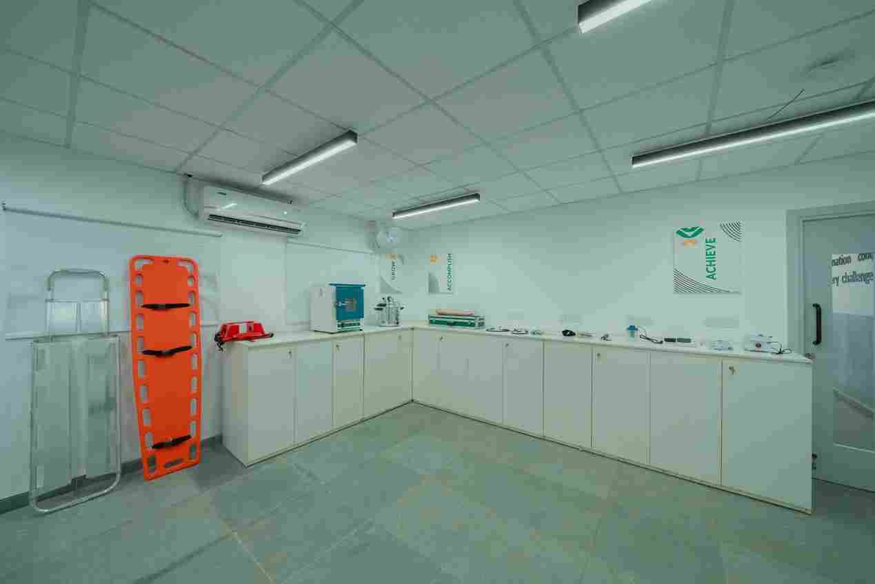 Emversity School of Hospitality & Allied Health Sciences, Mumbai Bombay Office Space photo 1